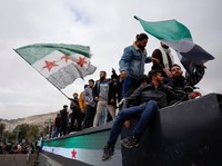 Potret Perayaan Setahun Kejatuhan Bashar Al-Assad di Suriah