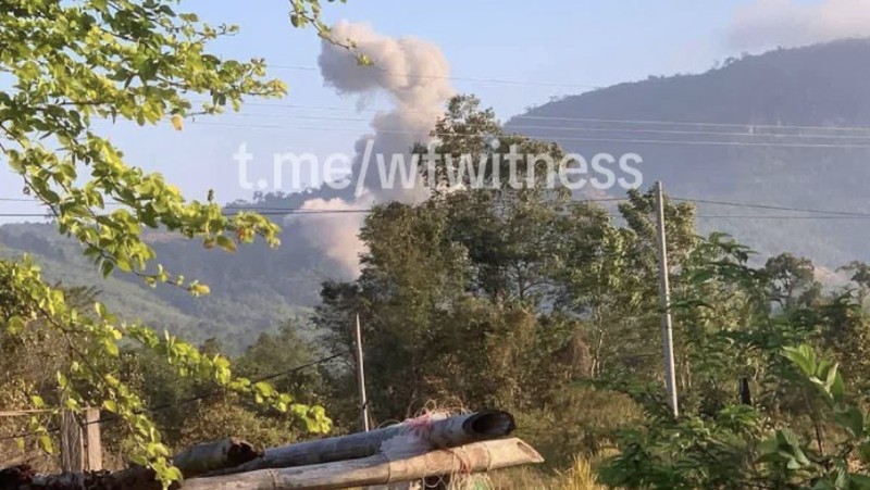 Thailand melancarkan serangan udara terhadap militer Kamboja, Senin (8/12/2025). (Tangkapan Layar Telegram/WarFront Witness)