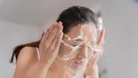Wajah Pria Kusam, Berjerawat, atau Sensitif? Pilih Facial Wash Sesuai Masalahmu