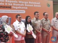 Pramono Relokasi 88 KK Warga TPU Menteng Pulo ke Rusun Jagakarsa