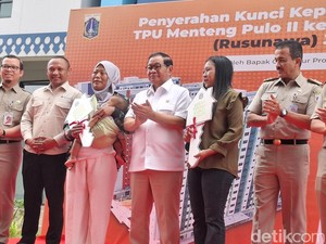 Pram Gratiskan Sewa Rusun 6 Bulan, Warga Eks TPU Menteng Pulo Nangis Haru