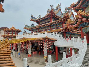 Megahnya Kuil Buddha Terbesar di Malaysia