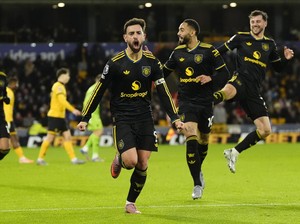 MU Gilas Wolves 4-1, Gol Cantik Mason Mount Curi Perhatian