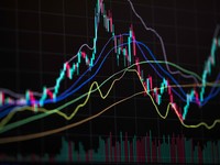 IHSG Cetak Rekor Tembus 8.700, Ini 5 Rekomendasi Saham Hari Ini