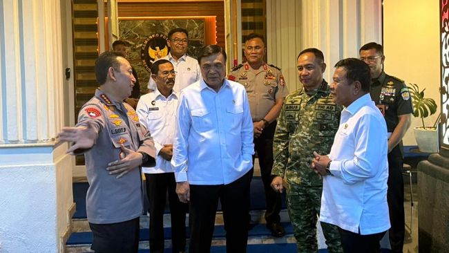 Menko Polkam Konsolidasikan TNI-Polri-BIN Demi Penanganan Pascabencana