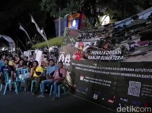 Guyub Warga Pati Dukung Timnas Sambil Donasi untuk Sumatera