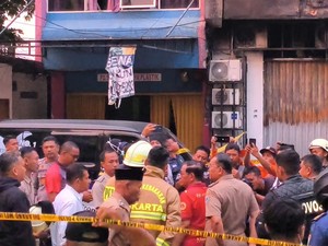 Video Saksi Mata Akui Dengar Ledakan saat Kebakaran Gedung Terra Drone
