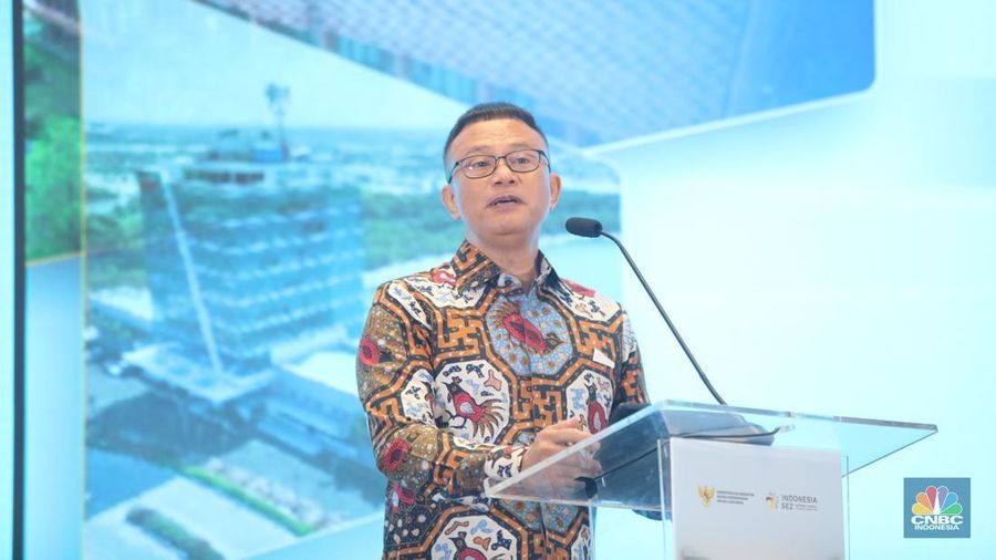 Secretary General of National Council for Special Economic Zone, Rizal Edwin Manansang saat menyampaikan paparan dalam Indonesia SEZ Business Forum 2025 di Jakarta, Selasa (9/12/2025). (CNBC Indonesia/Faisal Rahman)
