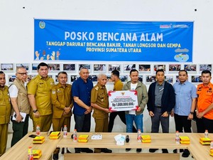 Walkot Pekanbaru Serahkan Bantuan Rp 1,5 M ke Sumut, Disambut Wagub Surya