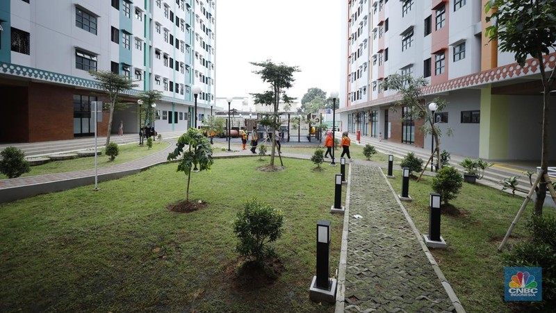 Gubernur DKI Jakarta, Pramono Anung saat menghadiri penyerahan kunci kepada warga Rumah Susun (Rusun) Jagakarsa, Jakarta Selatan, Selasa (9/12/2025). (CNBC Indonesia/Tri Susilo)