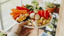 Ingin Gigi Awet Sehat? Saran Pakar, Banyak-banyak Makan Buah dan Sayur