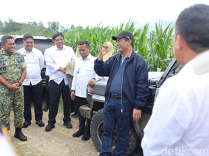 Mentan dan Bupati Bone Tinjau Lokasi Pabrik Ayam Terintegrasi di Ponre