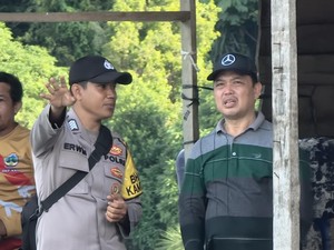 Bripka Erwin Tingkatkan Ekonomi Warga Karimata Kalbar Lewat Budi Daya Laut