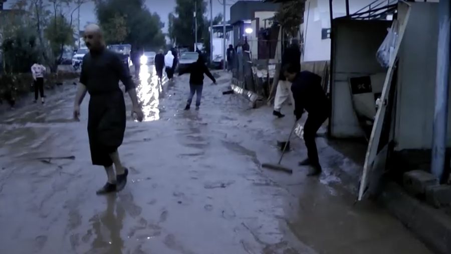 Dua orang tewas dan empat lainnya luka-luka pada hari Selasa (9 Desember) ketika banjir melanda distrik Chamchamal di wilayah Kurdistan Irak. (Reuters TV)