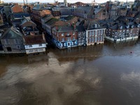 Badai Hantam Dua Negara Eropa, Jalanan Lumpuh Terendam Banjir
