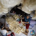 Penampakan Pabrik Rumahan di Jakarta Goreng 3 Kuintal Kerupuk per Hari