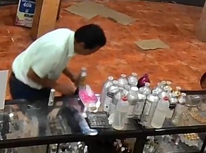 Viral Pria Curi Bibit Parfum di Pasuruan Terekam CCTV