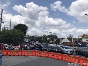 Hari Pertama Penutupan Jembatan Kewek, Lalin di Jalan Kleringan Mengular