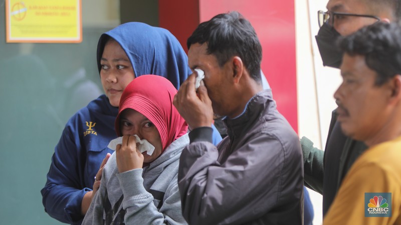 RS Polri Kramat Jati telah berhasil mengidentifikasi 10 dari 22 jasad korban kebakaran kantor Terra Drone. 
(CNBC Indonesia/Faisal Rahman)