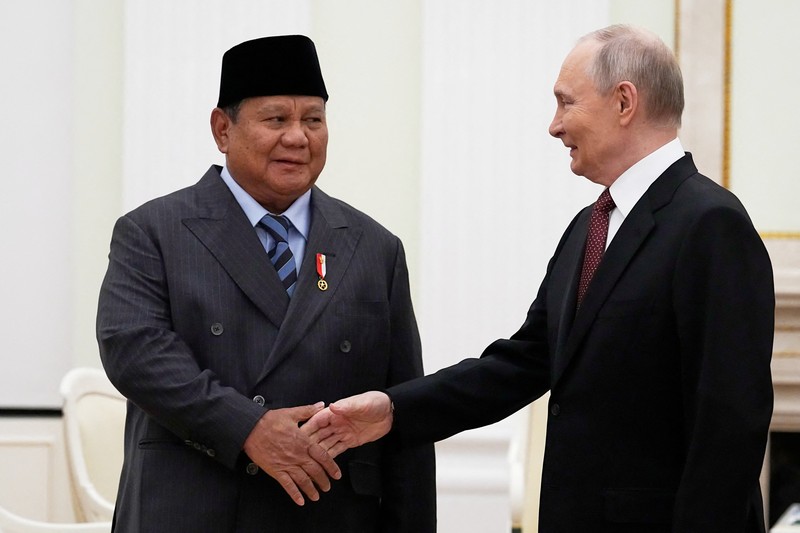 Presiden Rusia Vladimir Putin menghadiri pertemuan dengan Presiden Indonesia Prabowo Subianto di Kremlin, Moskow, Rusia, 10/12/2025. (Alexander Zemlianichenko/Pool via REUTERS)