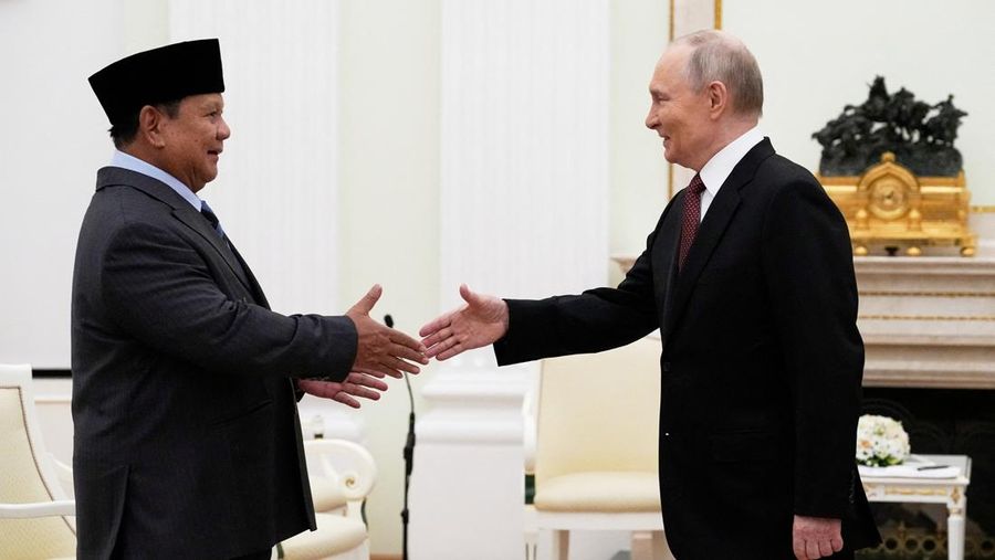 Presiden Rusia Vladimir Putin menghadiri pertemuan dengan Presiden Indonesia Prabowo Subianto di Kremlin, Moskow, Rusia, 10/12/2025. (Alexander Zemlianichenko/Pool via REUTERS)