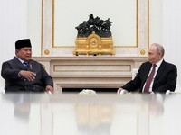 Momen Pertemuan Hangat Prabowo-Putin di Moskow