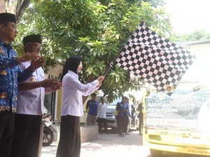 Walkot Kediri Vinanda Kirim 7 Truk Bantuan ke Aceh dan Sumatera Utara