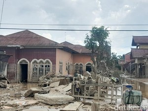 Rumah Korban Banjir di Aceh Dipenuhi Lumpur, Warga Butuh Penyedot