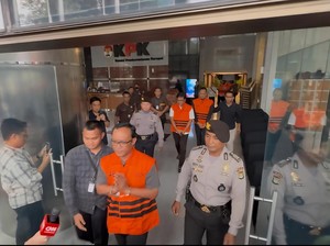 Sempat-sempatnya Bupati Lampung Tengah Goda Kamu Cantik Saat Ditahan KPK