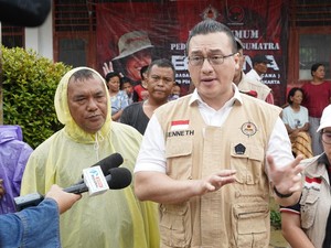 BAGUNA PDI Perjuangan DKI Jakarta Bangun Dapur Umum di Tapanuli Tengah Sumut