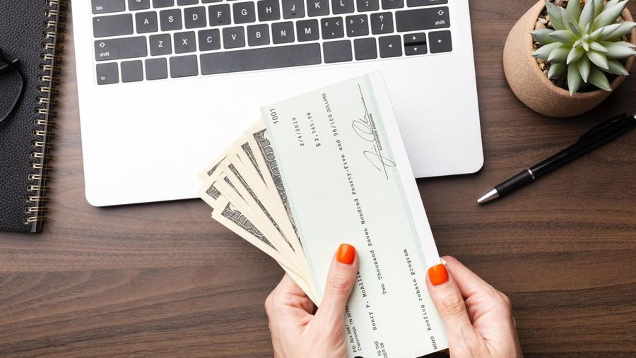 Ilustrasi Check Bank. (Dok. Freepik)