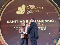 ST Burhanuddin Raih Excellence in Upholding Justice and Public Trust