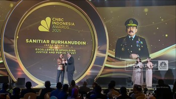 Video: Tegas Berantas Korupsi, ST Burhanduddin Raih Penghargaan Khusus