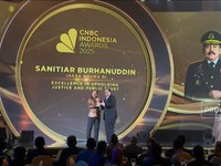 Video: Tegas Berantas Korupsi, ST Burhanduddin Raih Penghargaan Khusus