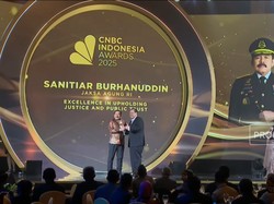 Video: Tegas Berantas Korupsi, ST Burhanduddin Raih Penghargaan Khusus