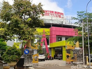 KPK Geledah Kantor hingga Rumdis Bupati Lampung Tengah Ardito Wijaya