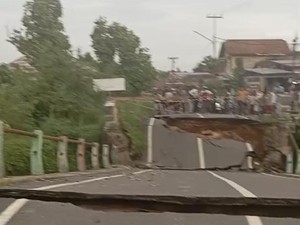 Jembatan Muara Dua di Prabumulih Ambruk, Akses Warga Terganggu