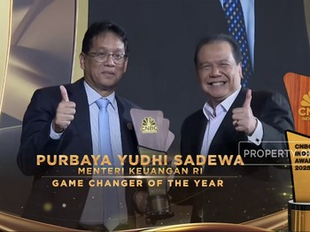 Video: Menkeu Purbaya Dapat Penghargaan 