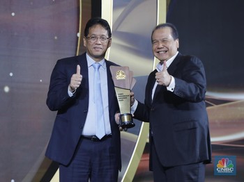 Potret Deretan Pejabat Negara Raih Penghargaan CNBC Indonesia 2025