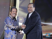 Jaga Laut & Usung Ekonomi Biru, Menteri Trenggono Raih Penghargaan Ini