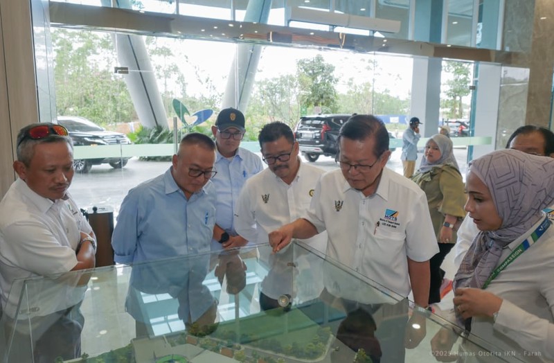 Otorita IKN menerima kunjungan kenegaraan dari Menteri Pengangkutan Sarawak membahas mengenai potensi kolaborasi dan investasi di Kantor Otorita IKN pada Rabu (10/12/2025). (Humas Otorita Ibu Kota Nusantara)