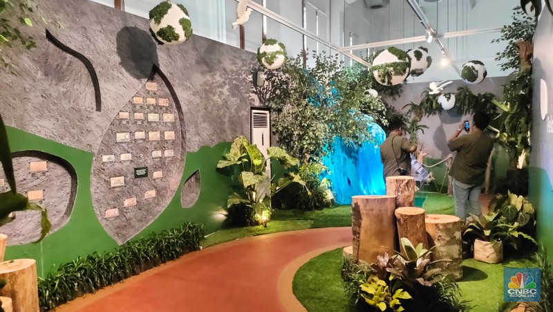 Pameran Ecophilia di Museum Bank Indonesia, Jakarta, Rabu (10/12/2025). (CNBC Indonesia/Kanthi Malikha)