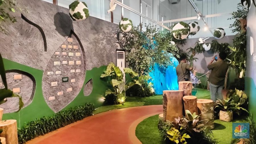 Pameran Ecophilia di Museum Bank Indonesia, Jakarta, Rabu (10/12/2025). (CNBC Indonesia/Kanthi Malikha)