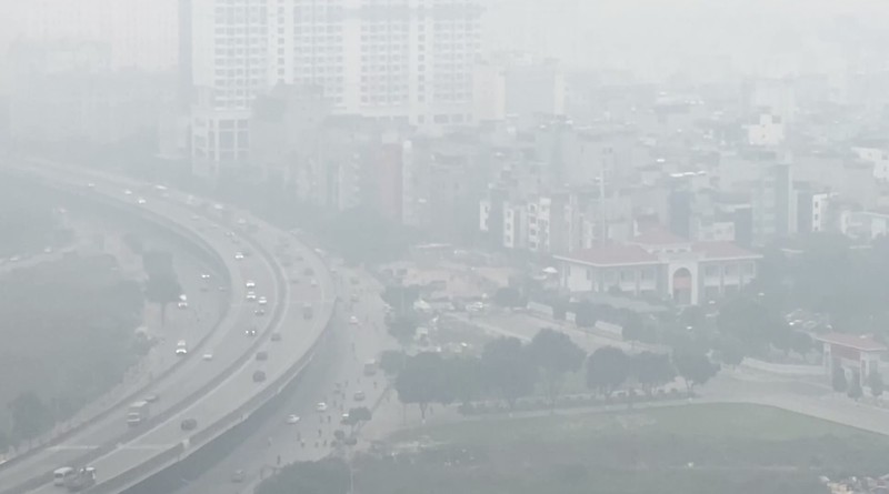 Pemandangan kota Hanoi di tengah polusi udara, Vietnam, 11 Desember 2025. (REUTERS/Thinh Nguyen)