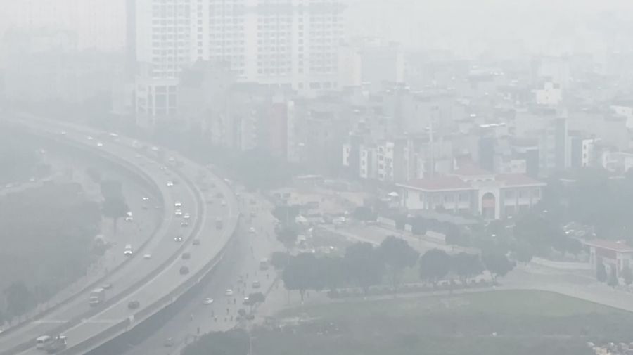 Pemandangan kota Hanoi di tengah polusi udara, Vietnam, 11 Desember 2025. (REUTERS/Thinh Nguyen)