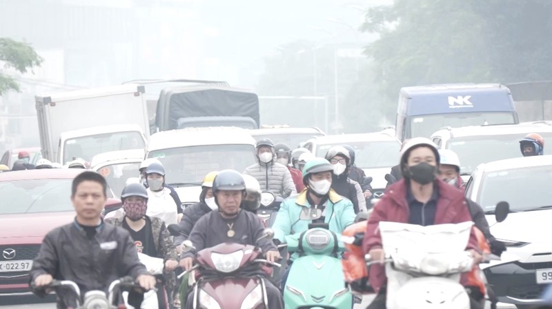 Pemandangan kota Hanoi di tengah polusi udara, Vietnam, 11 Desember 2025. (REUTERS/Thinh Nguyen)