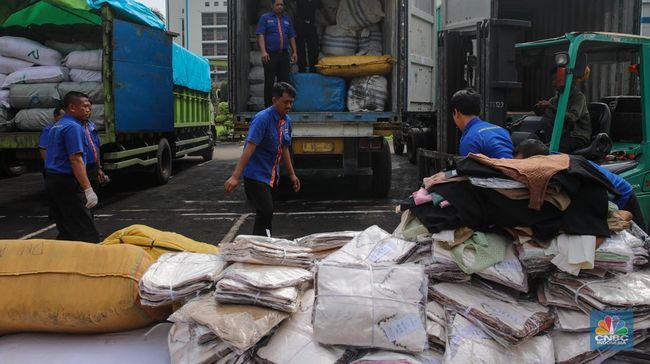 Bea Cukai Cek 44 Kontainer Mencurigakan di Sunda Kelapa, Temukan Ini!