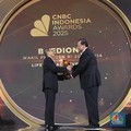 Boediono Dianugerahi Lifetime Achievement CNBC Indonesia Awards 2025