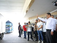 Mentan Amran Kembali Lepas 153 Truk Bantuan Banjir Sumatera