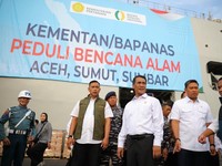 Mentan Kirimkan Bantuan Bencana Sumatera Tahap II Via KRI Surabaya